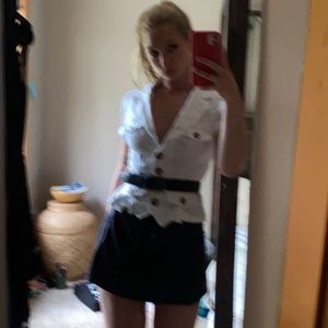 Meet your Posher, Ella